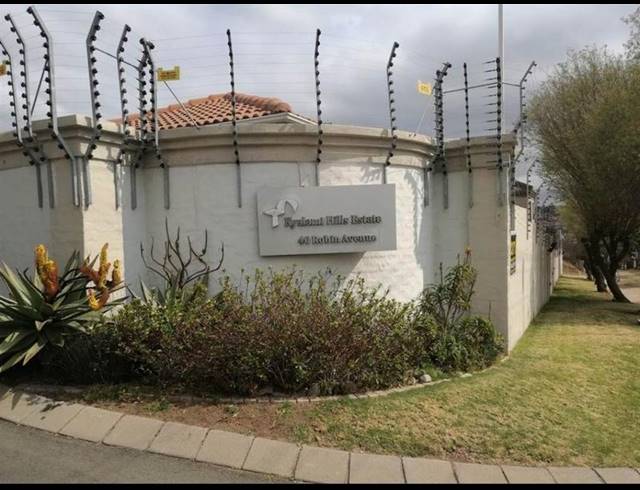 4 BEDROOM HOUSE FOR SALE IN KYALAMI ESTATES